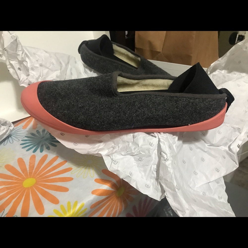 Slippers - Picture 6 of 10